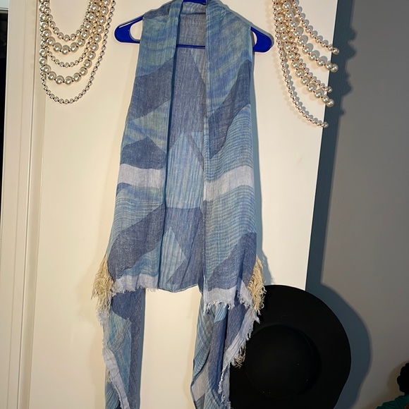 Cute sleeveless fringe cardigan OSFA - Picture 2 of 8